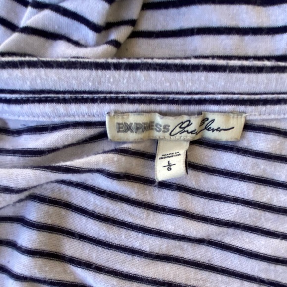 Express One Eleven V-Neck High Low Striped Top Short Sleeve Size Large - Picture 14 of 15